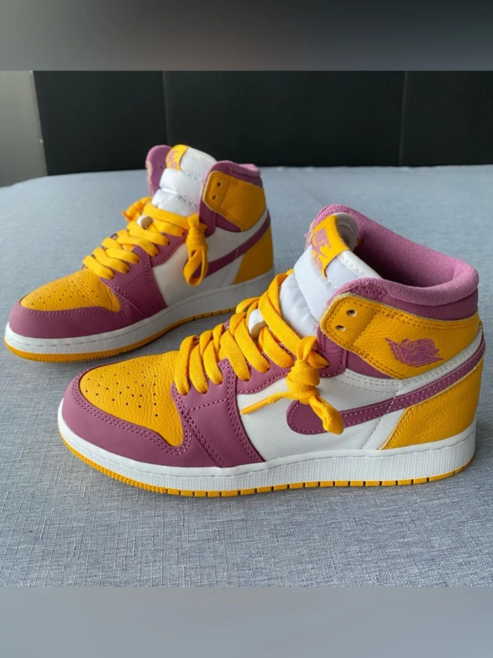 Nike | Air Jordan 1 Retro High OG "Brotherhood" sneakers - Picture 1 of 16
